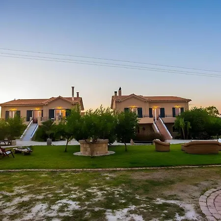 A Casa D'irene Apartment Mantzavinata